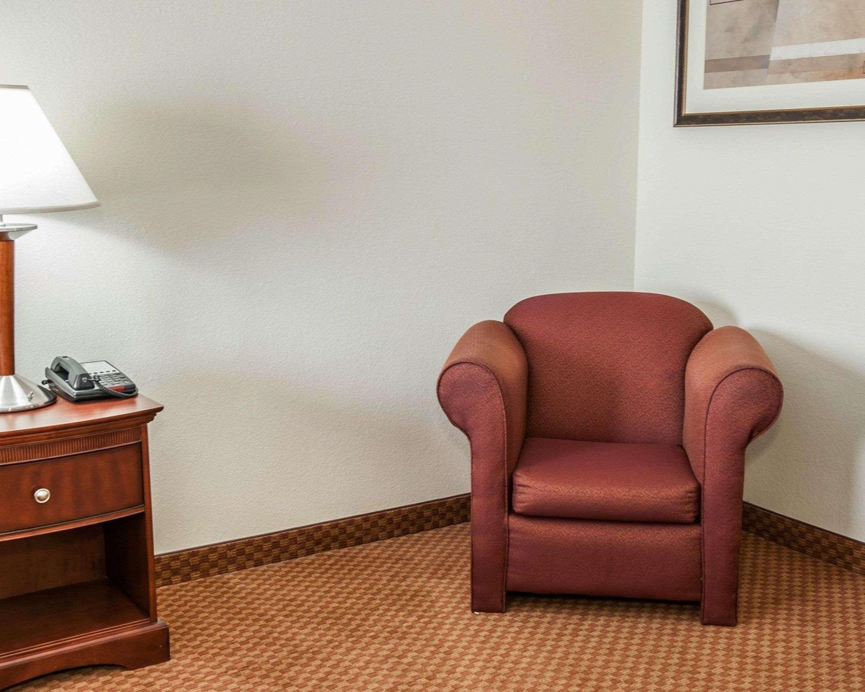 Comfort Suites Near Indianapolis Airport Exterior photo