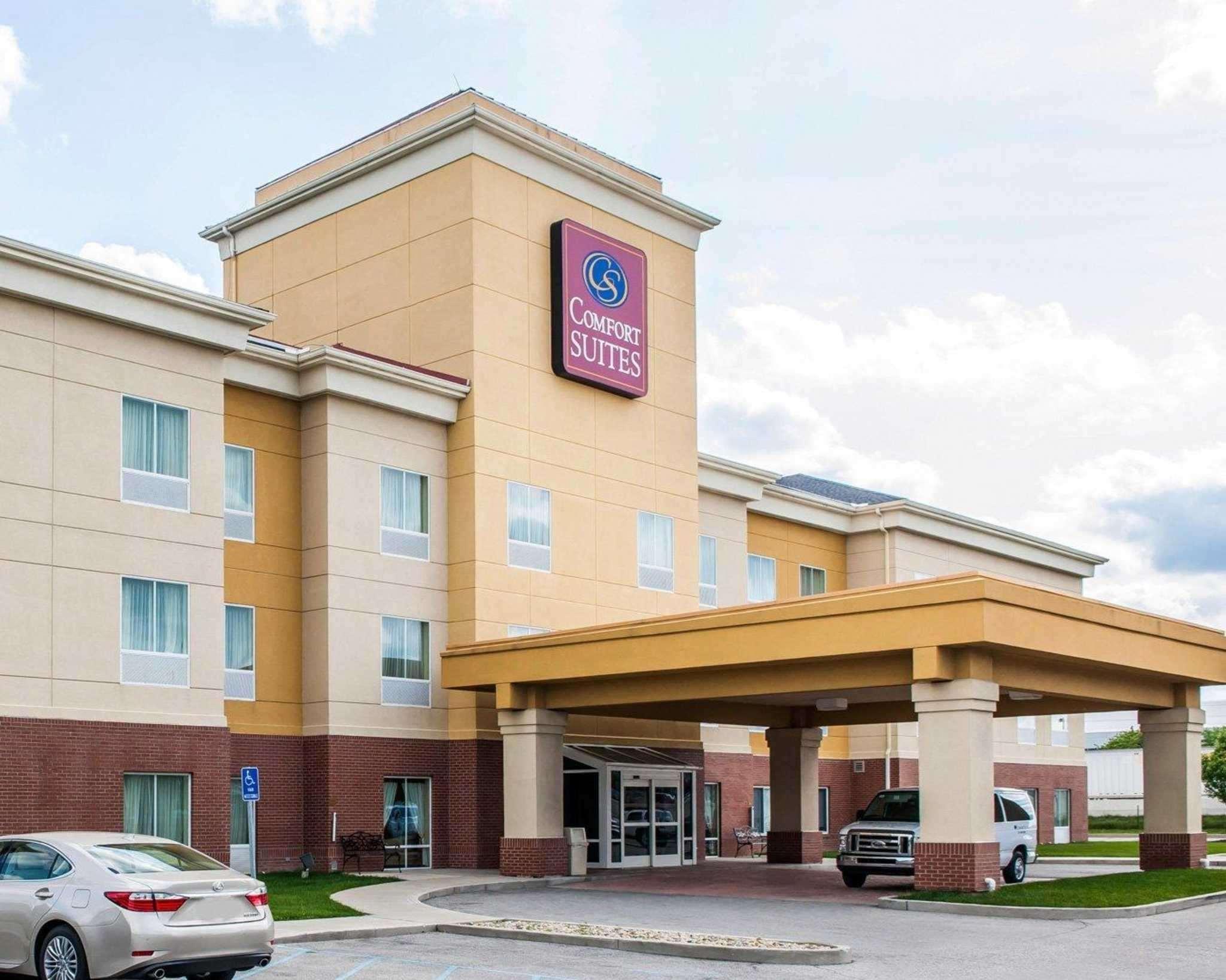 Comfort Suites Near Indianapolis Airport Exterior photo