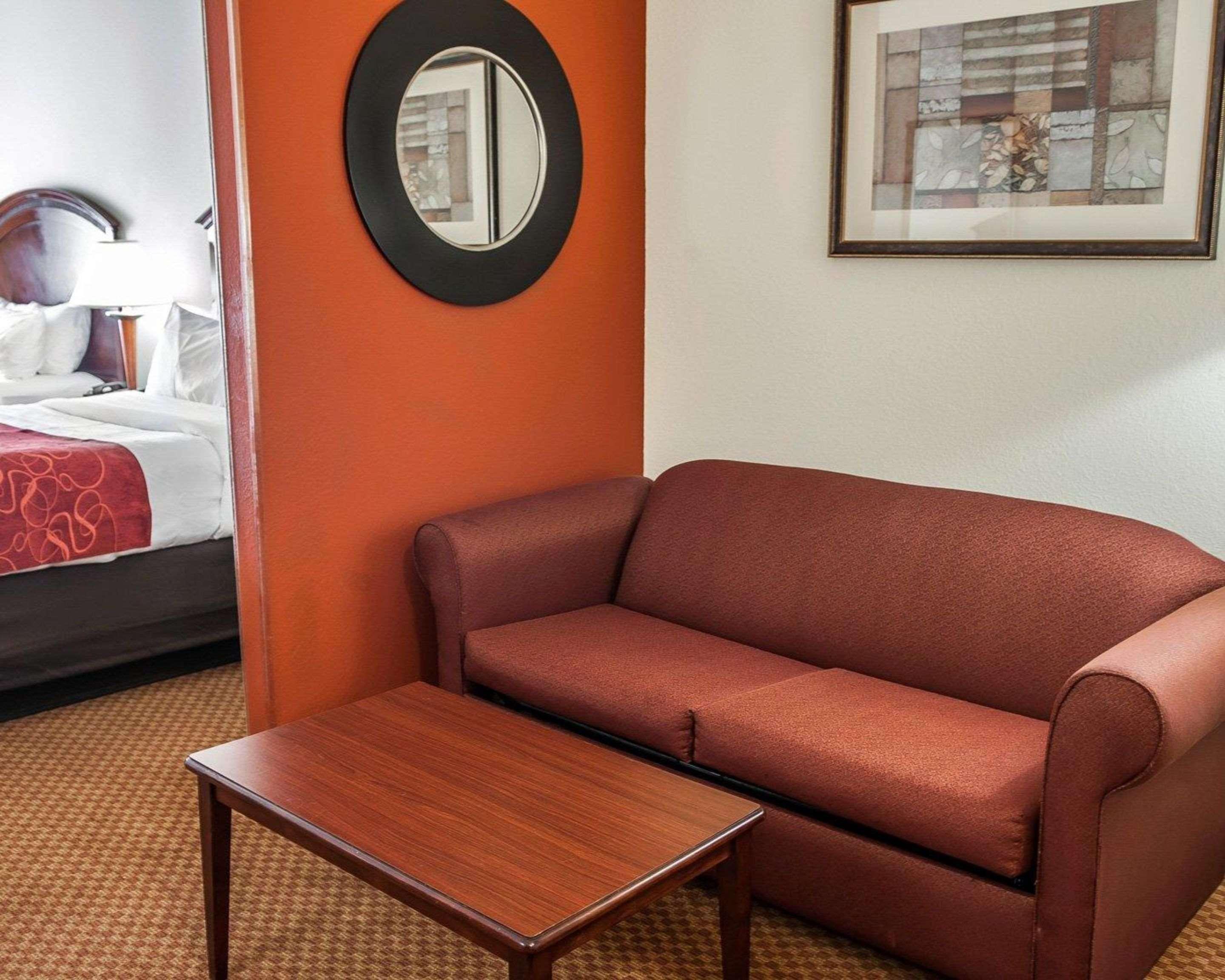 Comfort Suites Near Indianapolis Airport Exterior photo