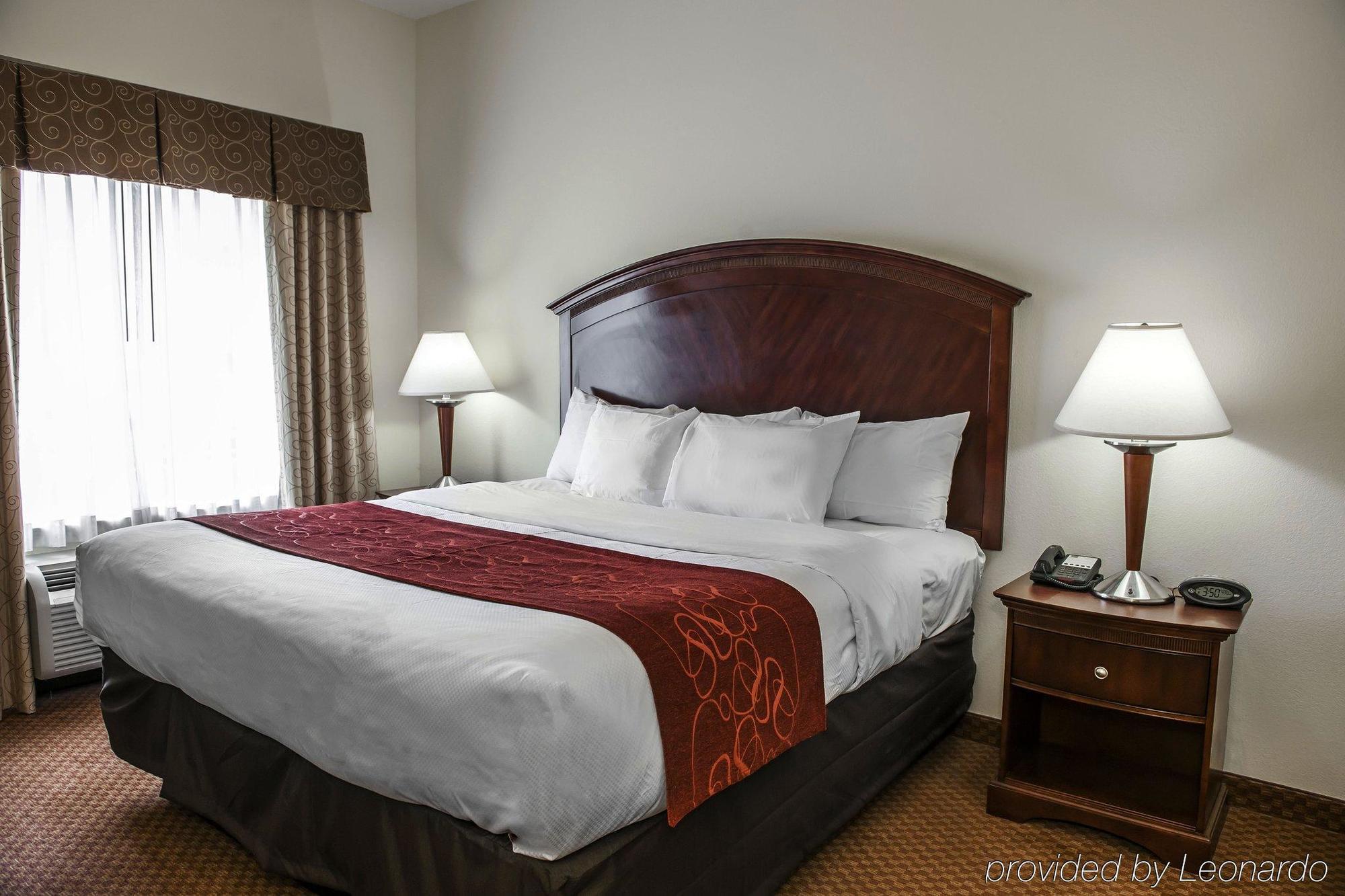 Comfort Suites Near Indianapolis Airport Exterior photo