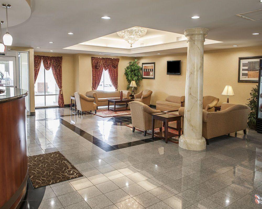 Comfort Suites Near Indianapolis Airport Exterior photo
